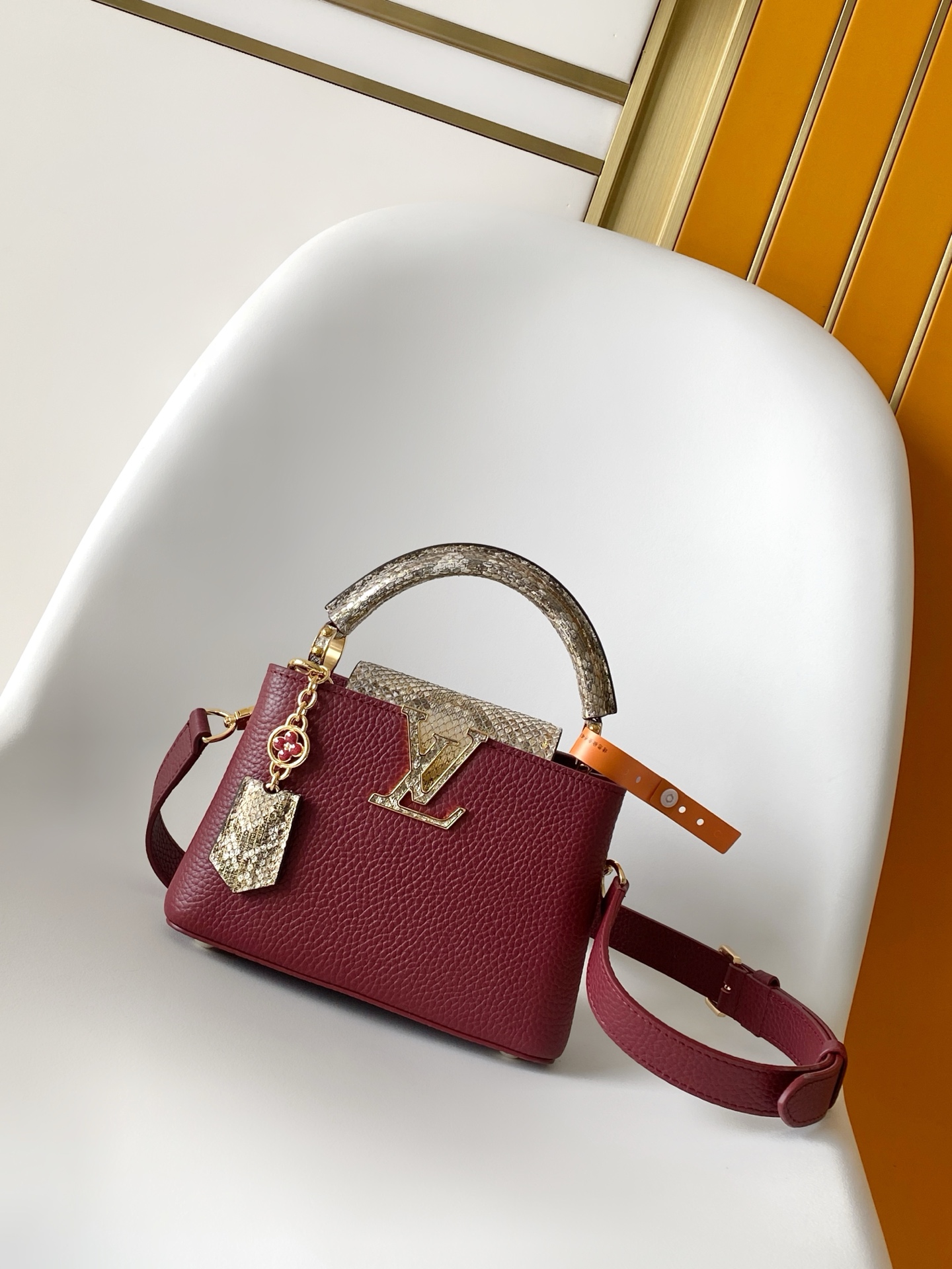 Louis Vuitton LV Classic Handbag Premium Canvas Model M12362 Gift Box Included Evening Party Luxury Accessory